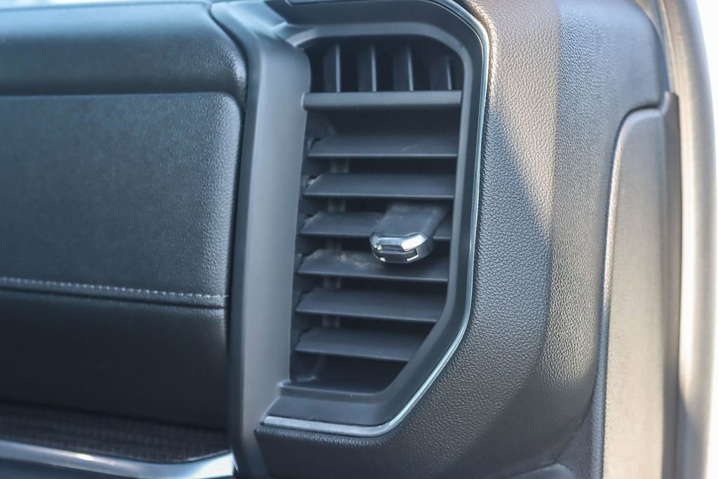 Used 2022 Chevrolet Silverado 1500 LT image 35