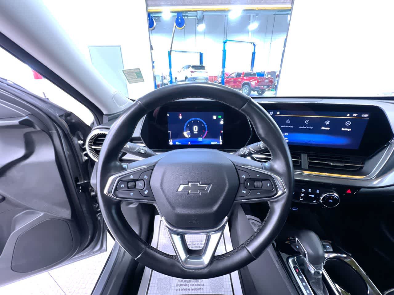 Used 2025 Chevrolet Trax ACTIV w/ Sunroof Package FWD image 15