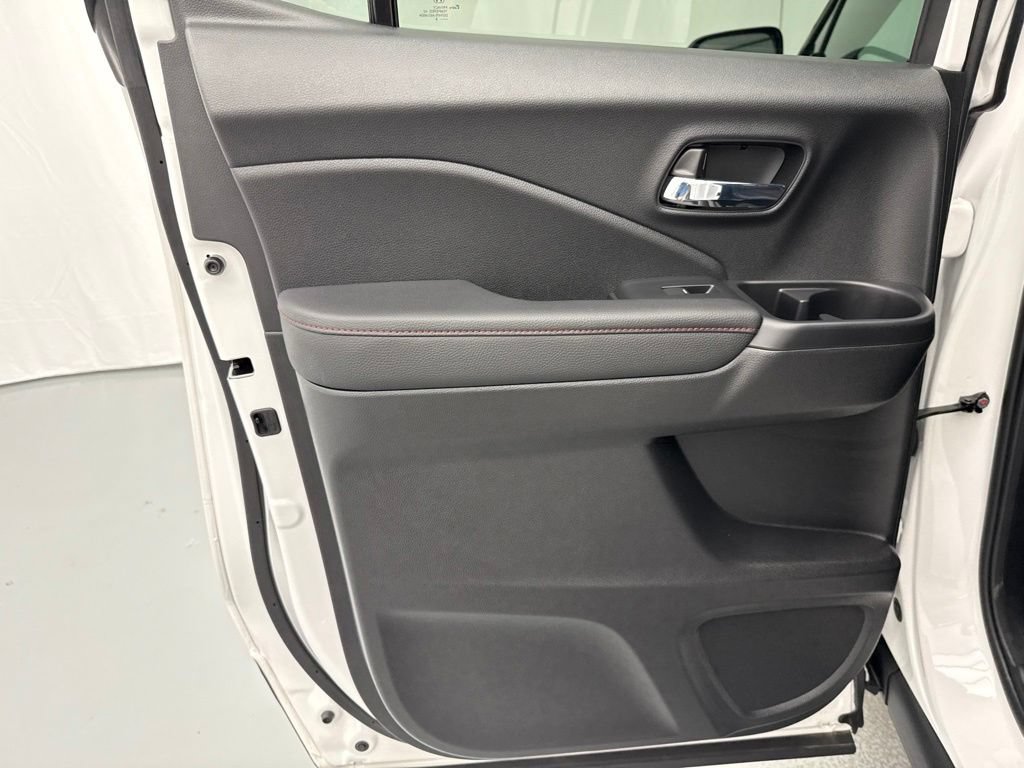 Used 2025 Honda Ridgeline Black Edition image 14