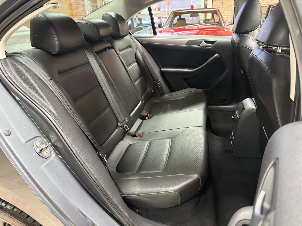 Used 2013 Volkswagen Jetta TDI FWD image 23
