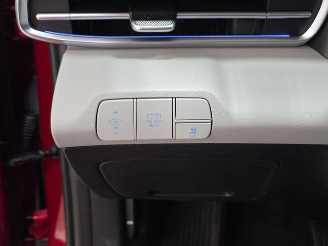 Used 2024 Hyundai Elantra Limited image 25