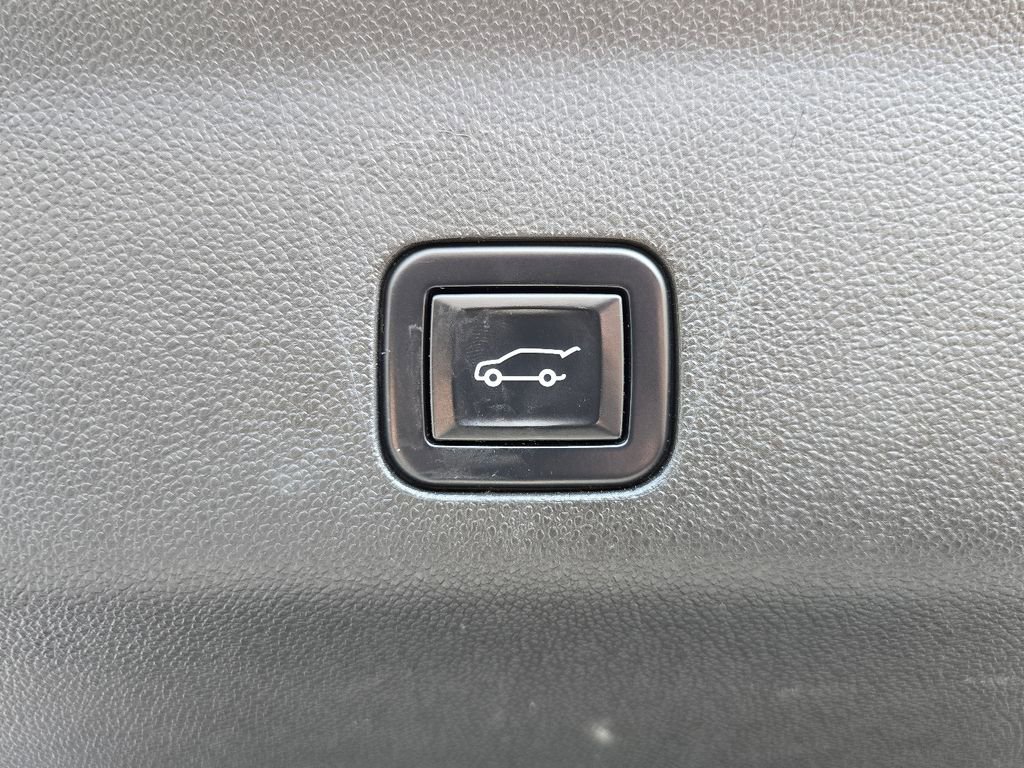 Certified 2022 GMC Yukon AT4 w/ Max Trailering Package AWD/4WD image 34