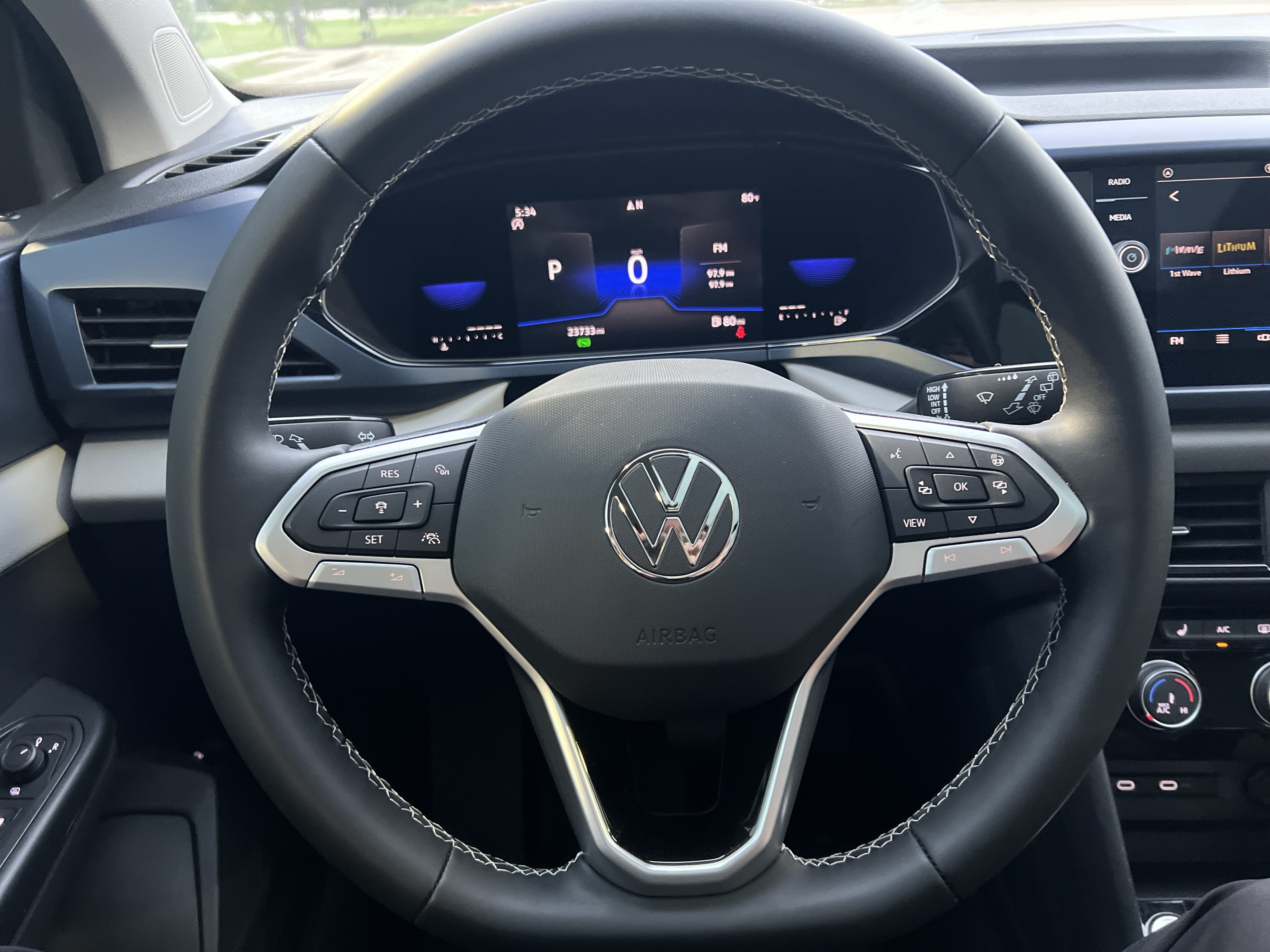 Used 2023 Volkswagen Taos SE w/ Panoramic Sunroof Package FWD image 14