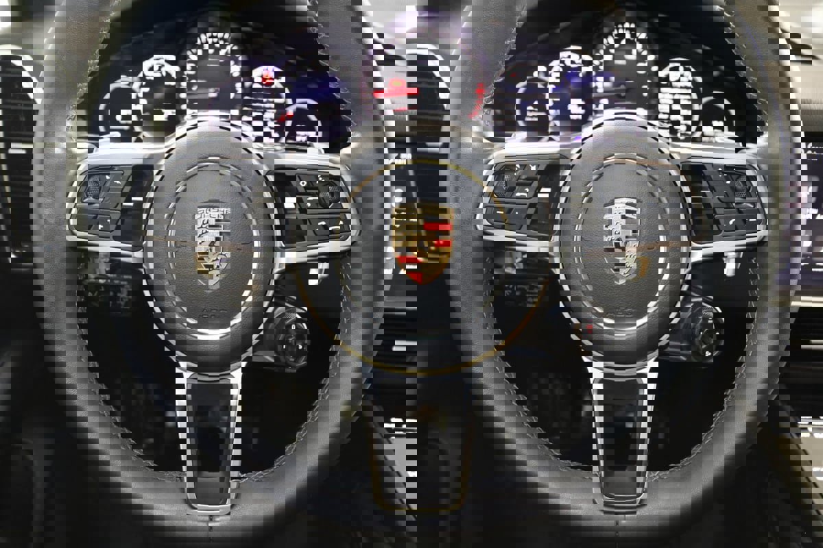 Used 2023 Porsche Cayenne Coupe image 74