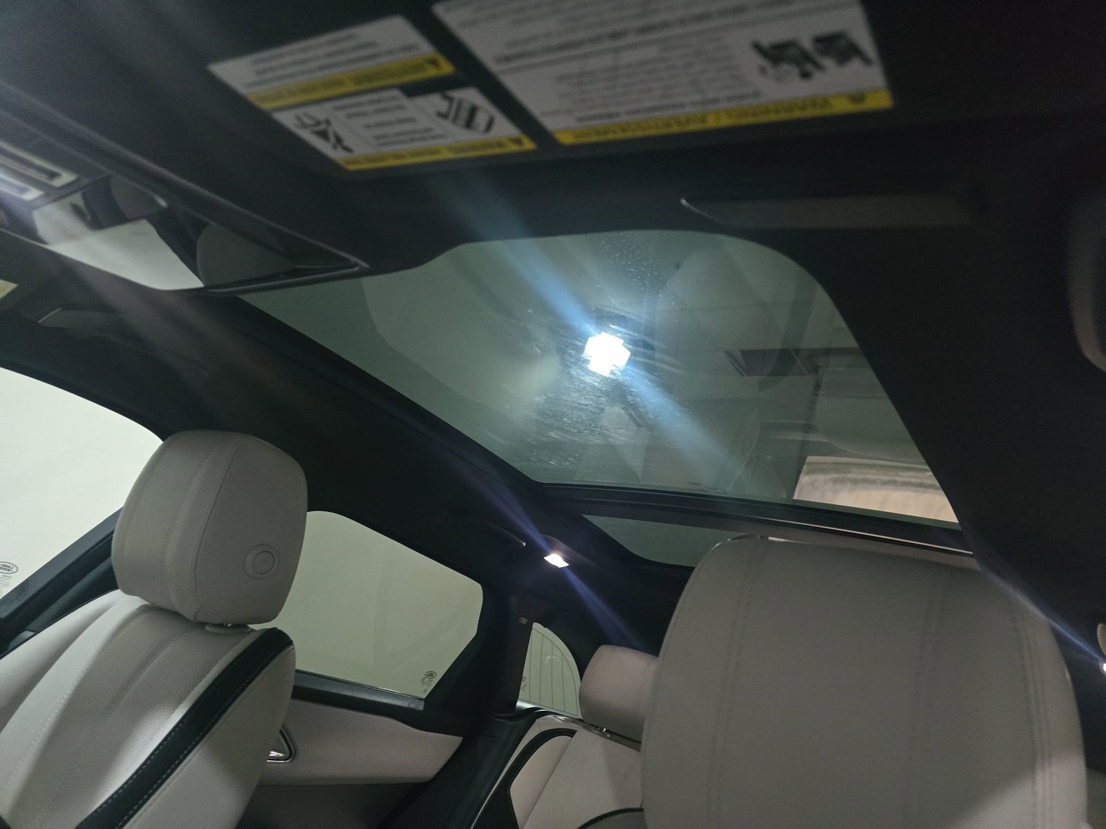 Used 2021 Land Rover Range Rover Velar R-Dynamic S image 15