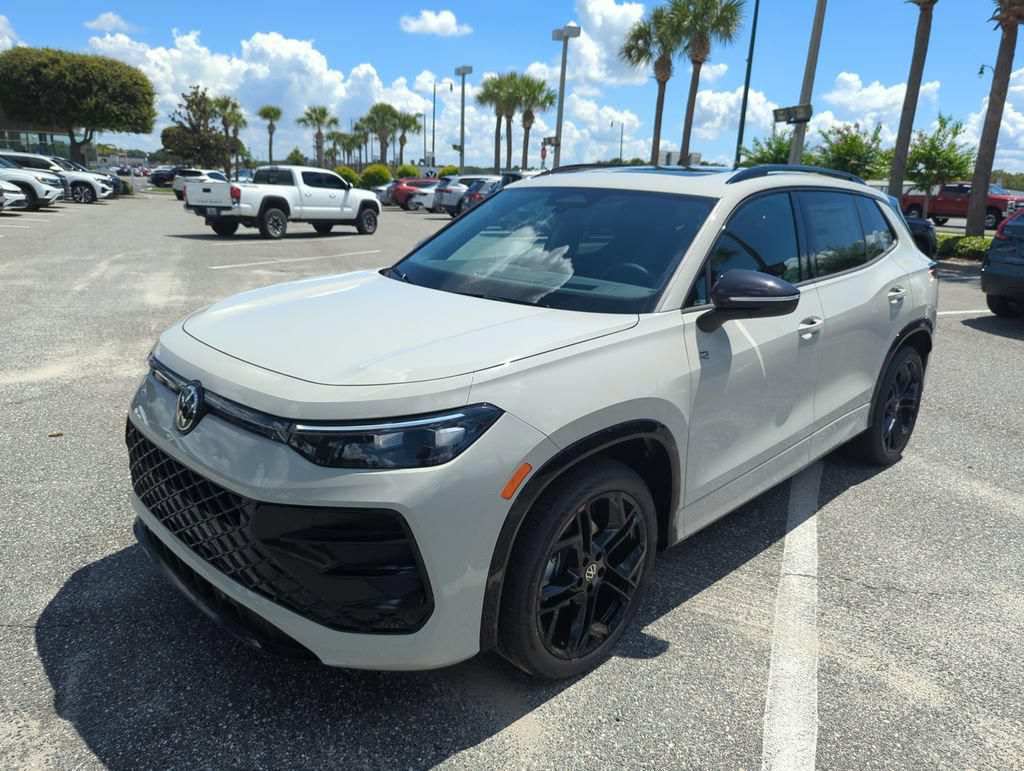 New 2026 Volkswagen Tiguan SE R-Line FWD image 14