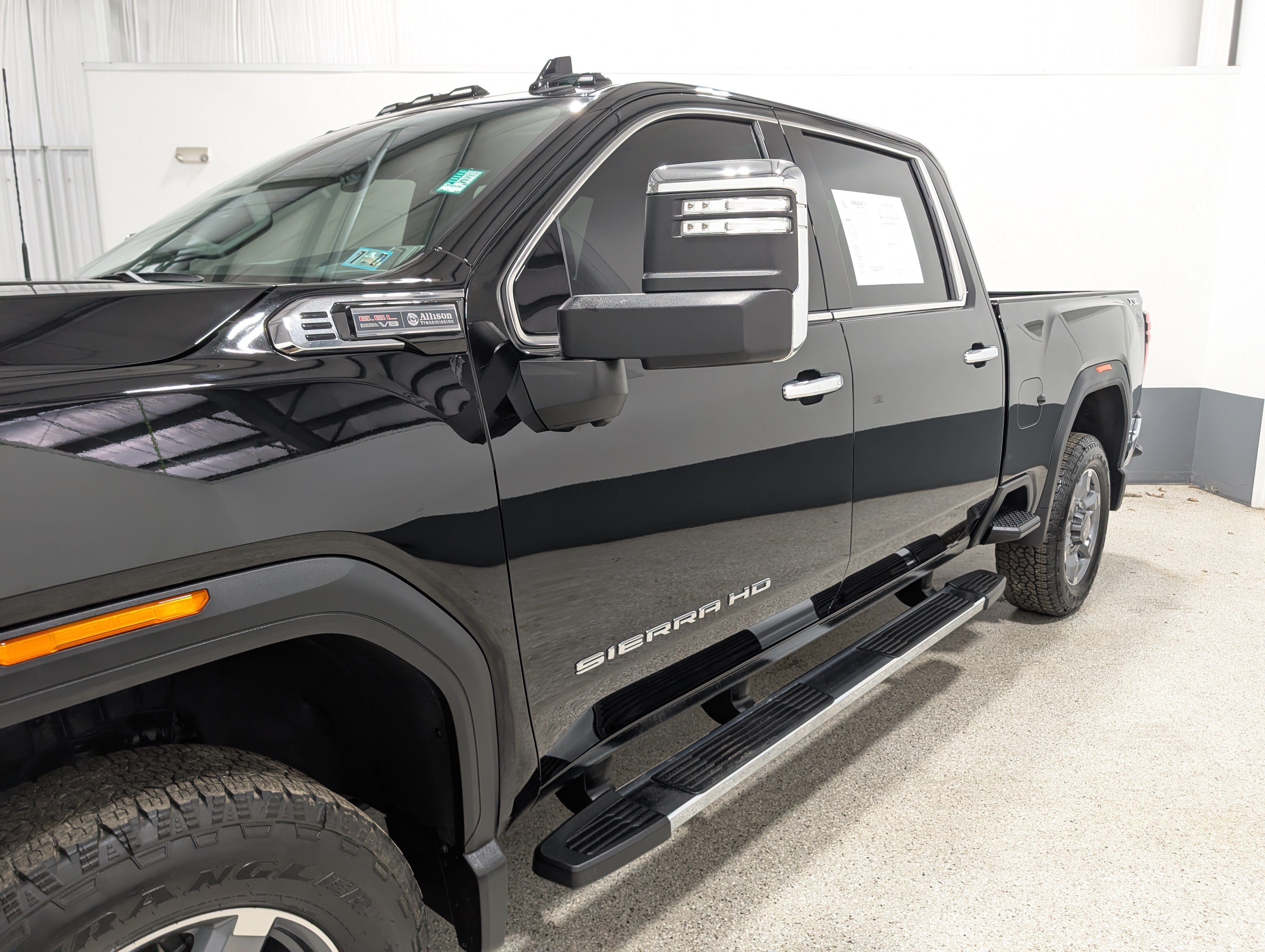 Used 2025 GMC Sierra 2500 SLT AWD/4WD image 7