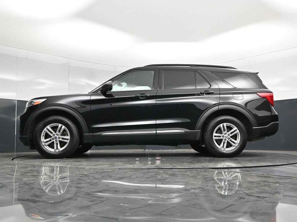 Used 2023 Ford Explorer XLT w/ Equipment Group 202A AWD/4WD image 61