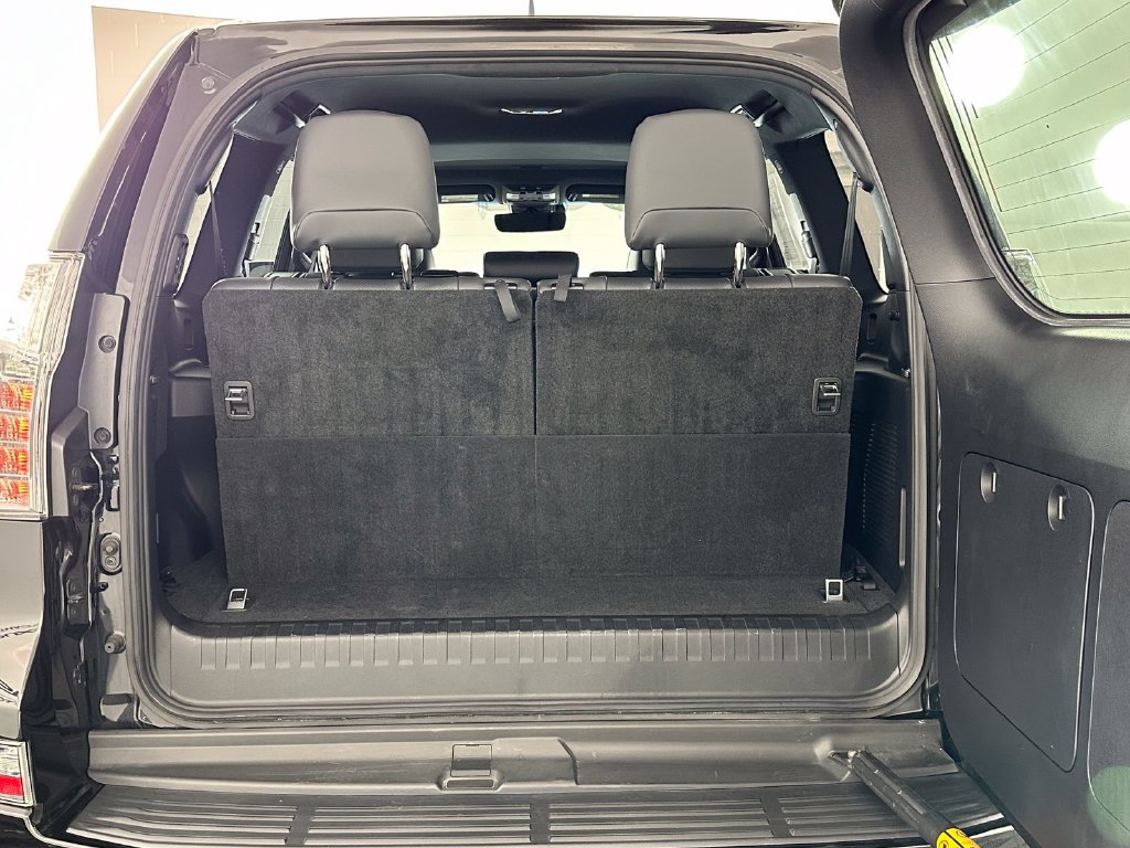 Used 2021 Lexus GX 460 Luxury w/ Accessory Package AWD/4WD image 48