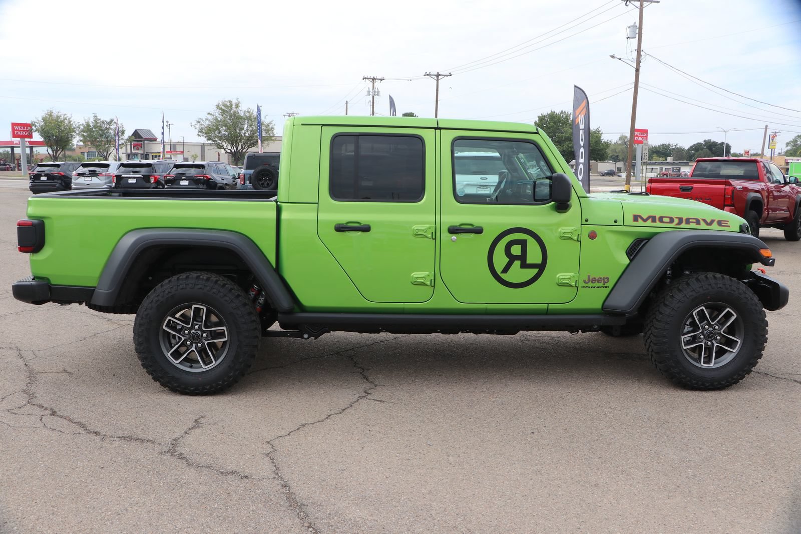 New 2025 Jeep Gladiator Mojave w/ Convenience Group AWD/4WD image 8