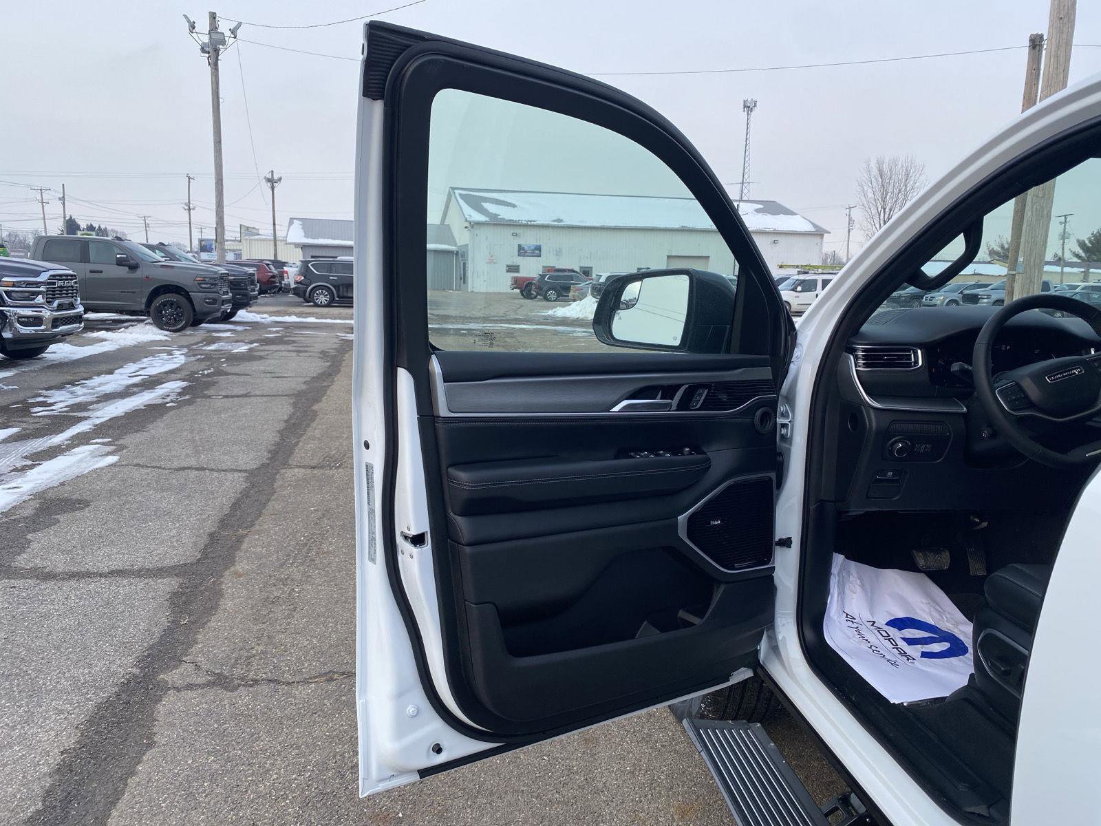 New 2026 Jeep Grand Wagoneer L Limited image 10