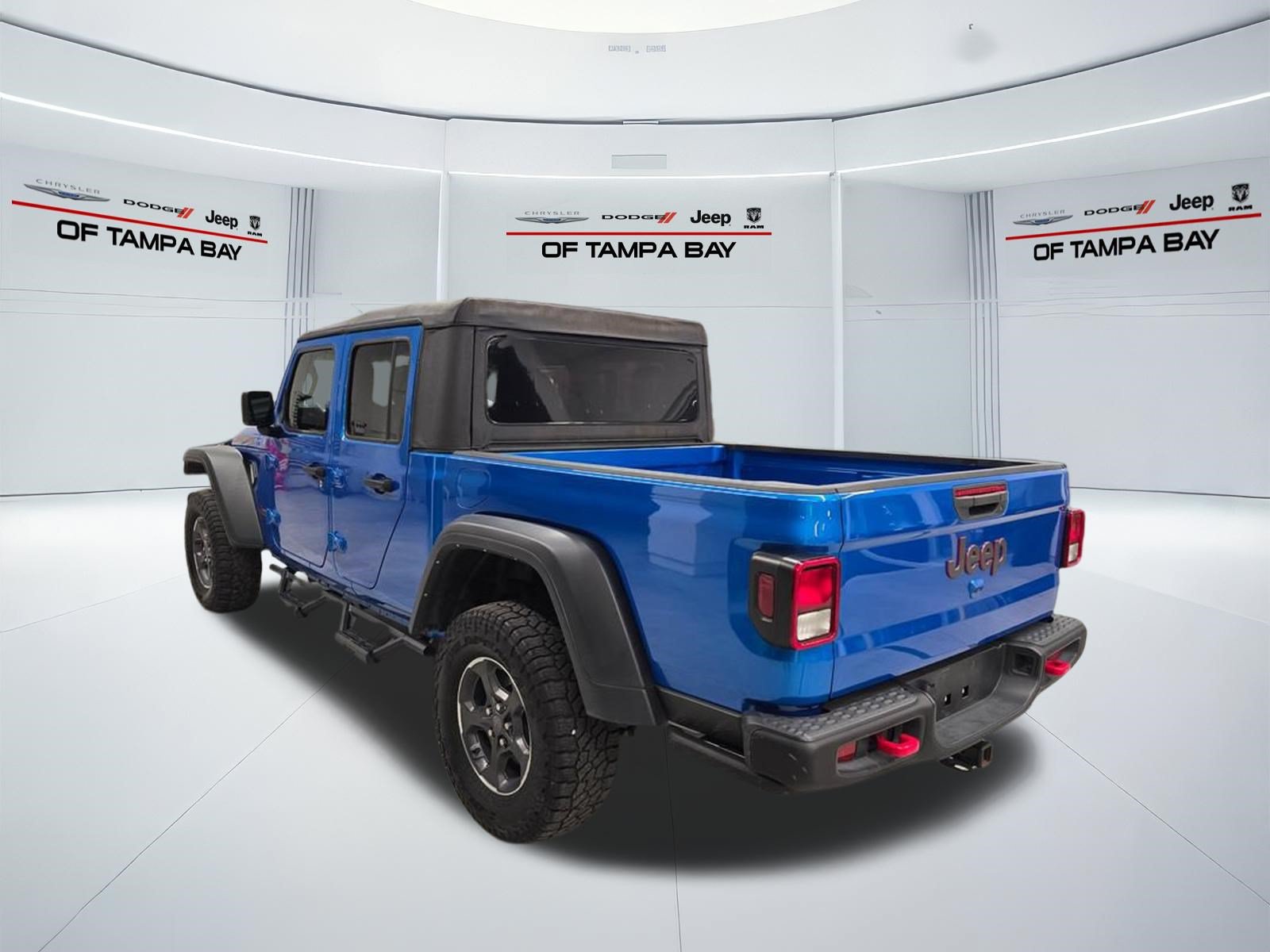 Used 2023 Jeep Gladiator Rubicon w/ Trailer Tow Package AWD/4WD image 4