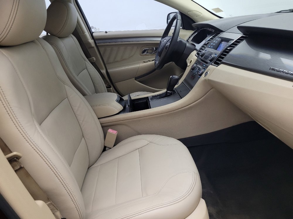 Used 2015 Ford Taurus SEL image 21