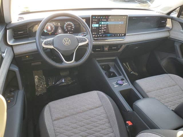 Certified 2025 Volkswagen Tiguan S image 12