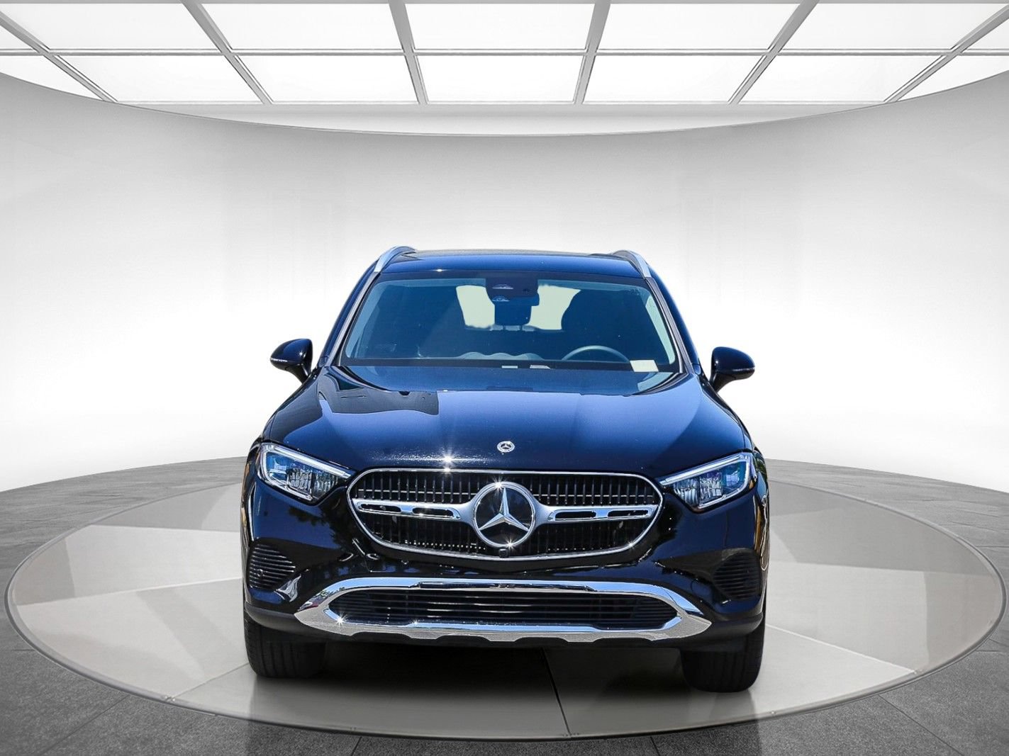 Used 2025 Mercedes-Benz GLC 350e 4MATIC image 6