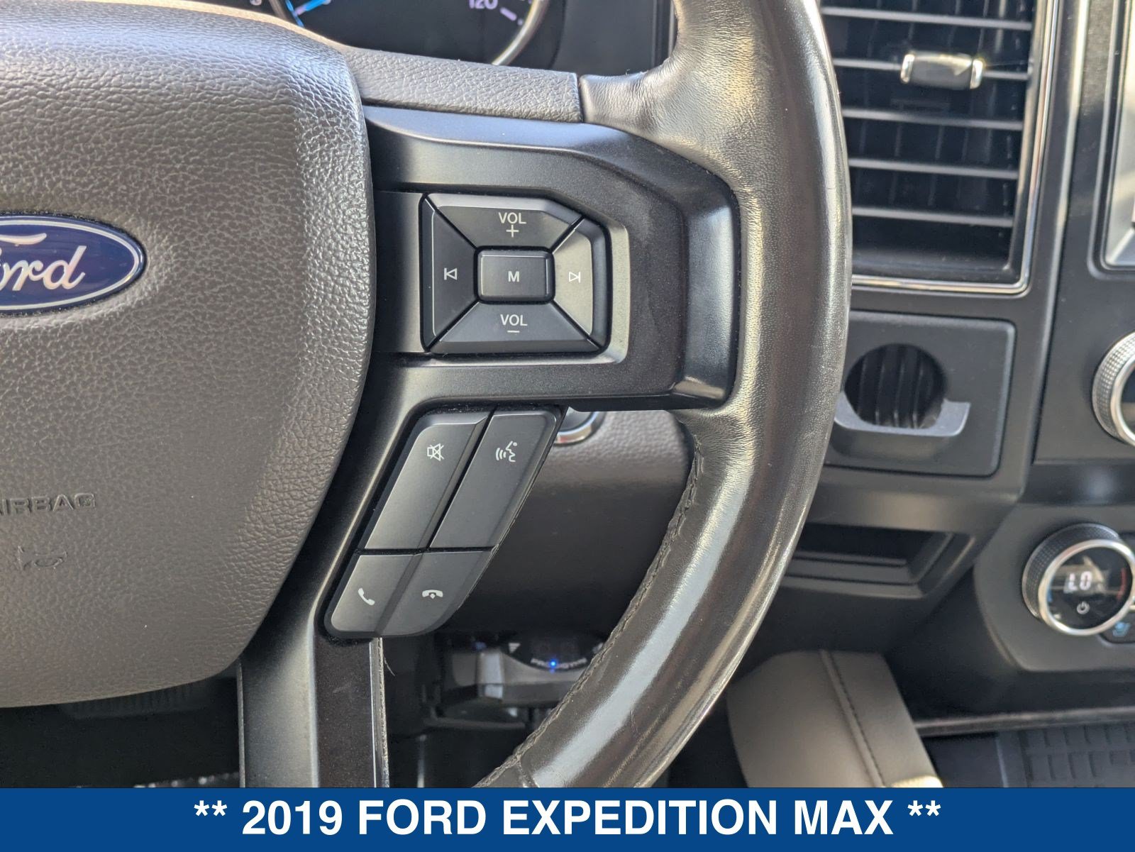 Used 2019 Ford Expedition Max Limited RWD image 25