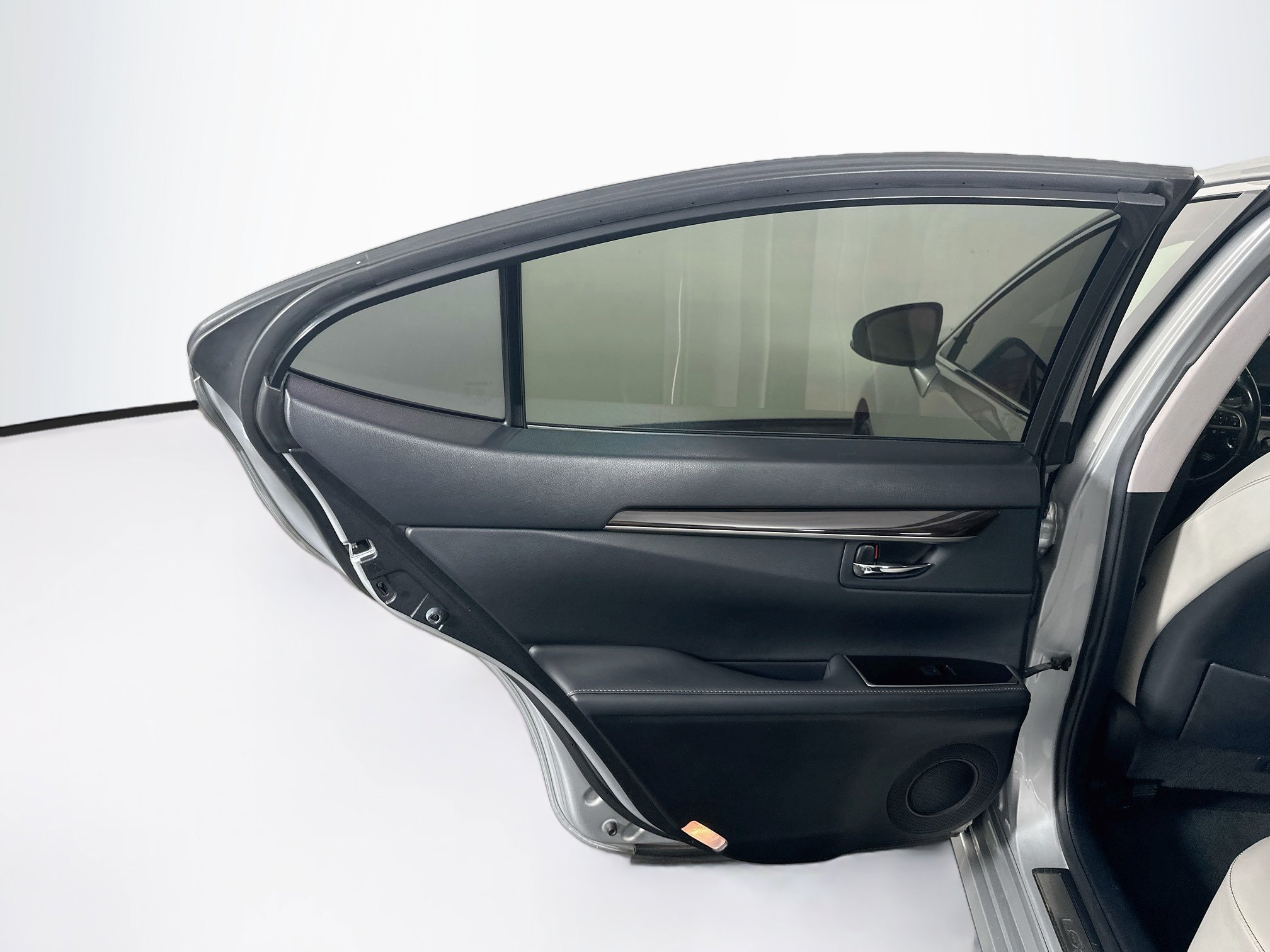 Used 2018 Lexus ES 300h w/ Navigation Package FWD image 28