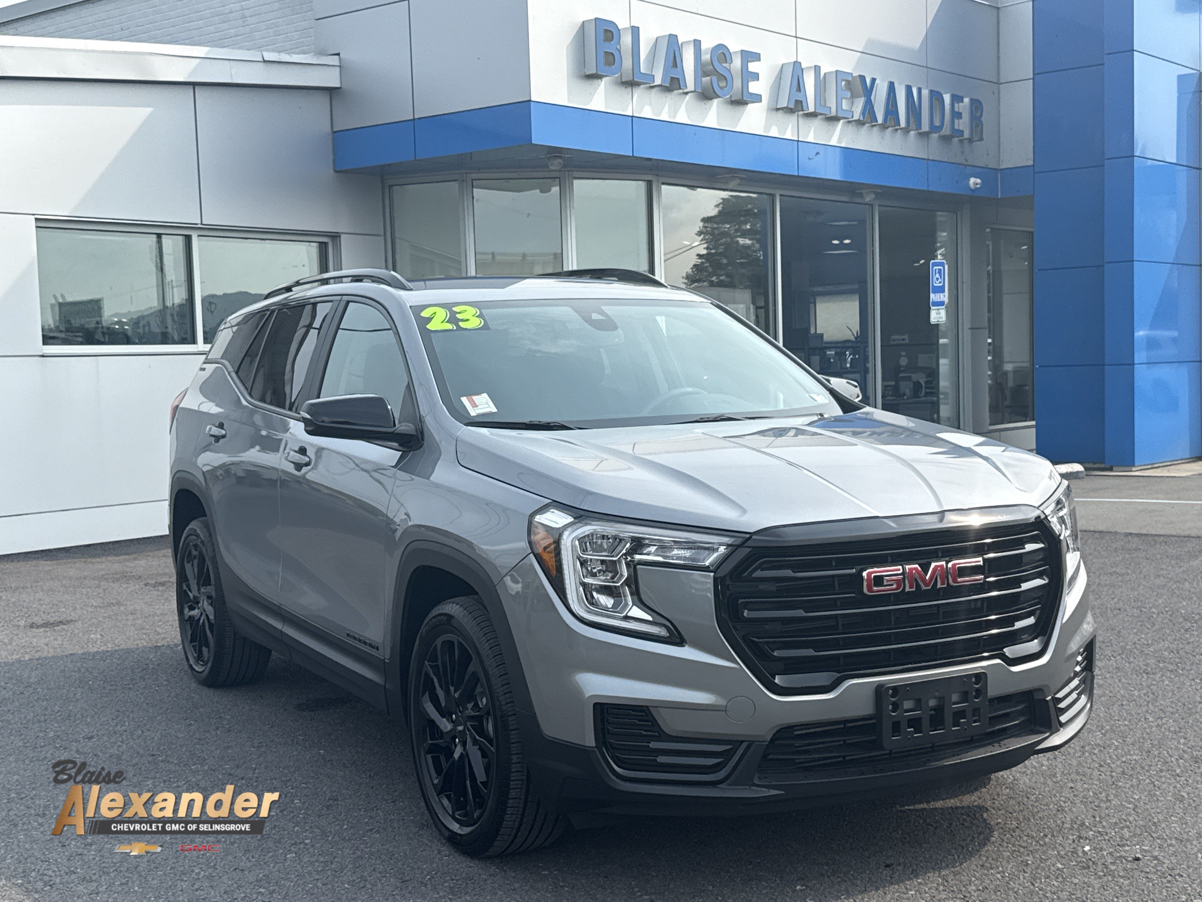 Used 2023 GMC Terrain SLE w/ Driver Convenience Package