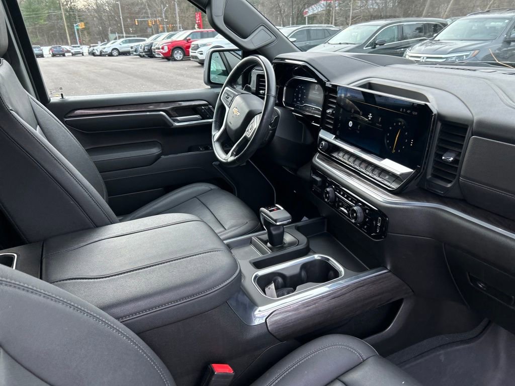 Used 2023 Chevrolet Silverado 1500 LTZ w/ LTZ Premium Package image 14