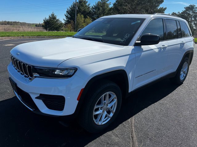 New 2025 Jeep Grand Cherokee Laredo X w/ Luxury Tech Group I image 7