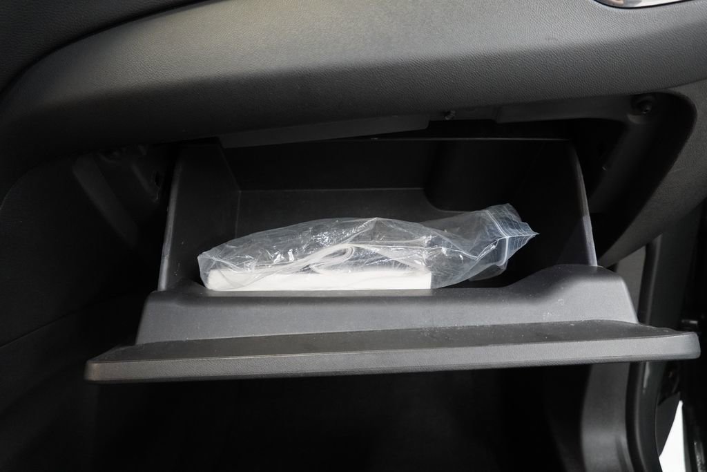 Used 2021 Chevrolet Equinox LT FWD image 39