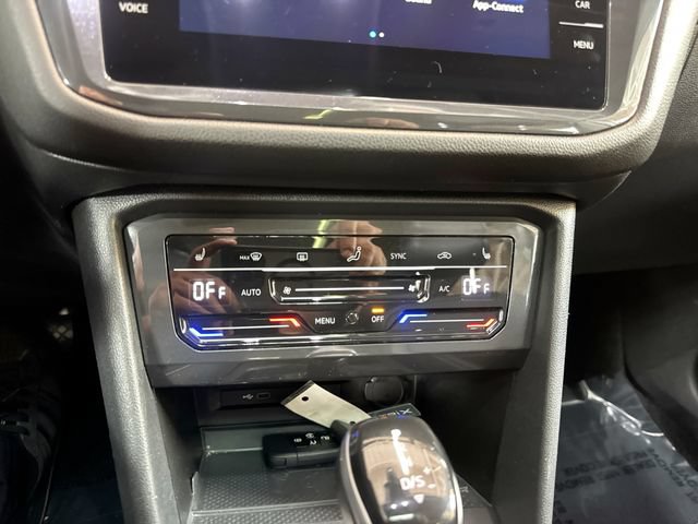 Certified 2023 Volkswagen Tiguan SE w/ Panoramic Sunroof Package FWD image 18