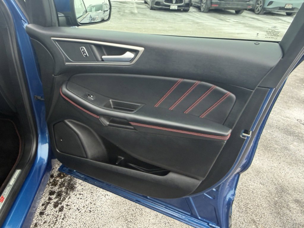 Used 2024 Ford Edge ST-Line image 11