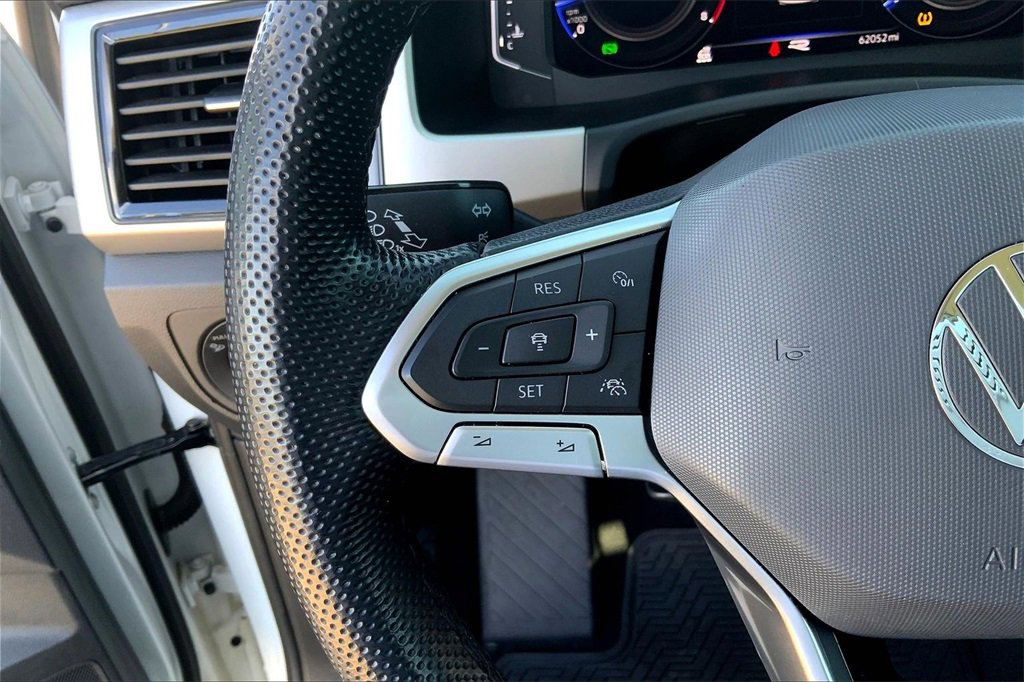 Used 2022 Volkswagen Atlas SEL Premium image 18