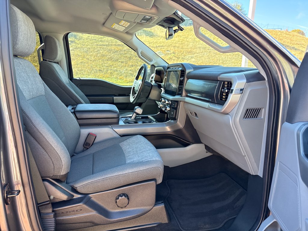 Used 2023 Ford F150 Lightning XLT AWD/4WD image 30