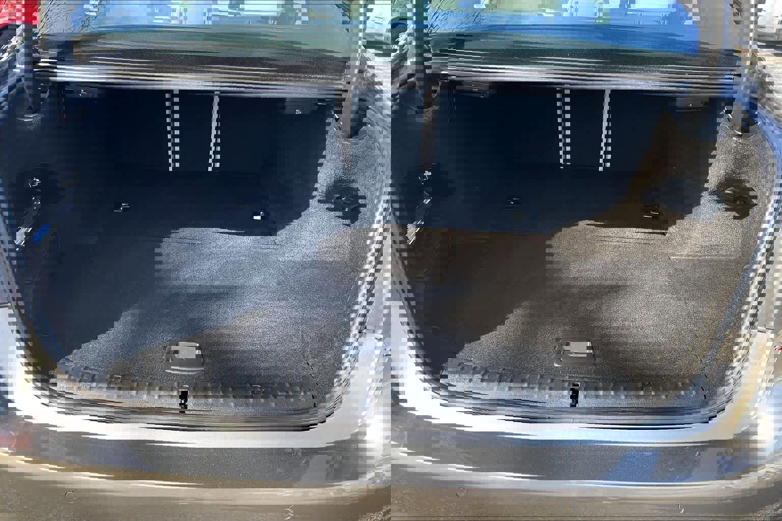 Used 2018 BMW 530e xDrive image 37