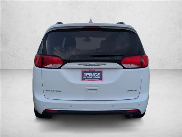 Used 2018 Chrysler Pacifica Limited FWD image 7