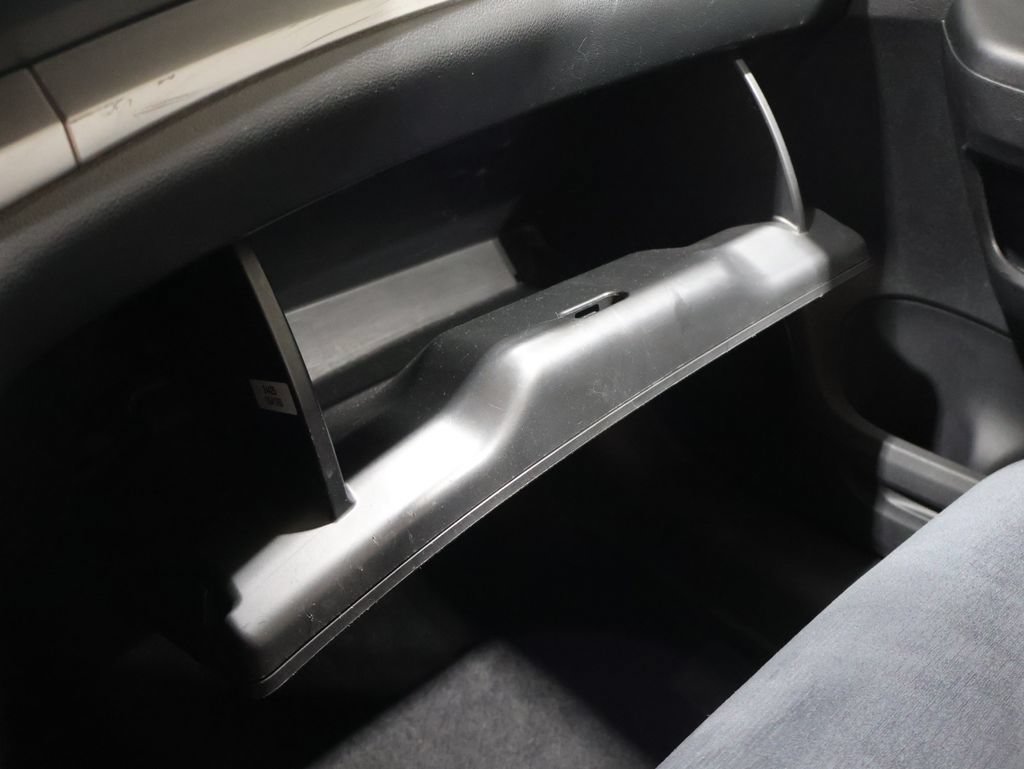 Used 2013 Honda CR-V LX image 29