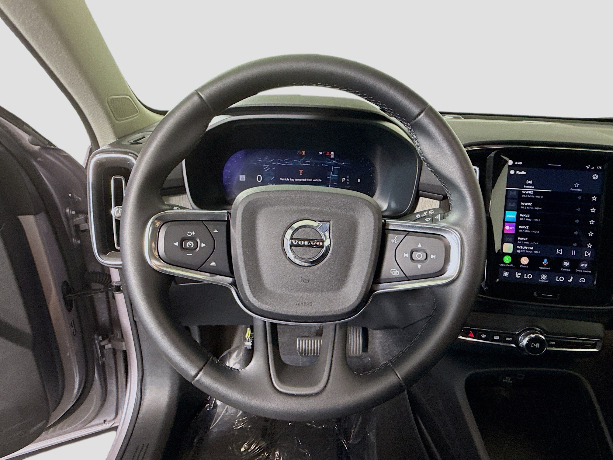 Used 2026 Volvo XC40 B5 Plus AWD/4WD image 13