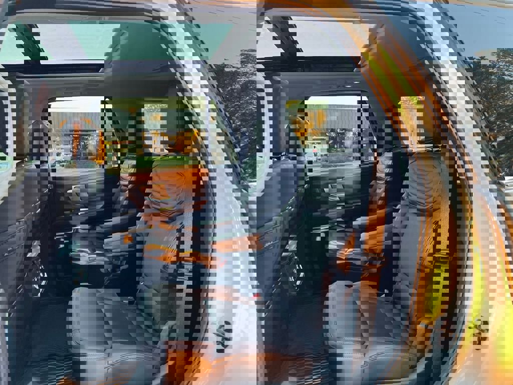 New 2025 Ford Expedition Platinum w/ Platinum Ultimate Package image 31