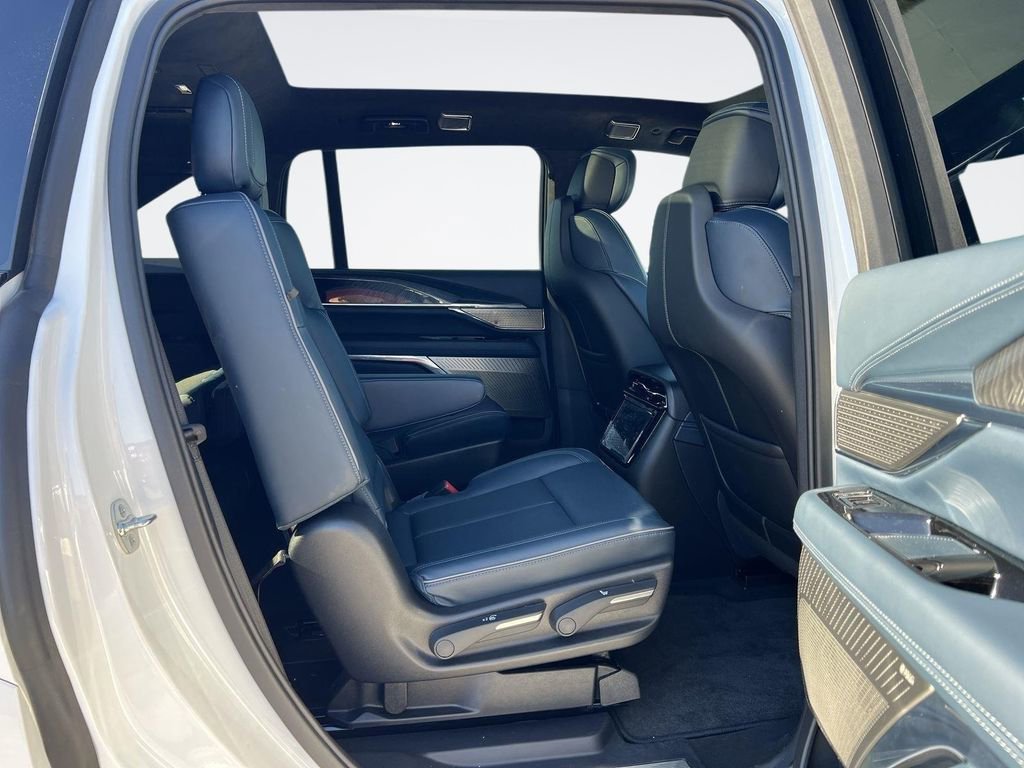 New 2025 Cadillac Escalade IQ Luxury 2 AWD/4WD image 33