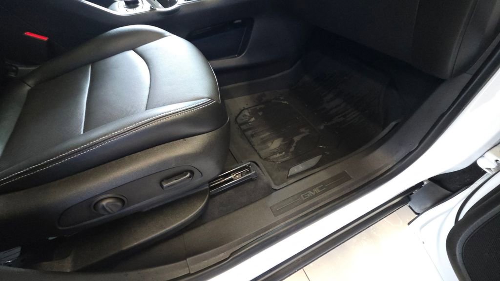 Used 2023 GMC Terrain SLT w/ LPO, Floor Liner Package AWD/4WD image 13