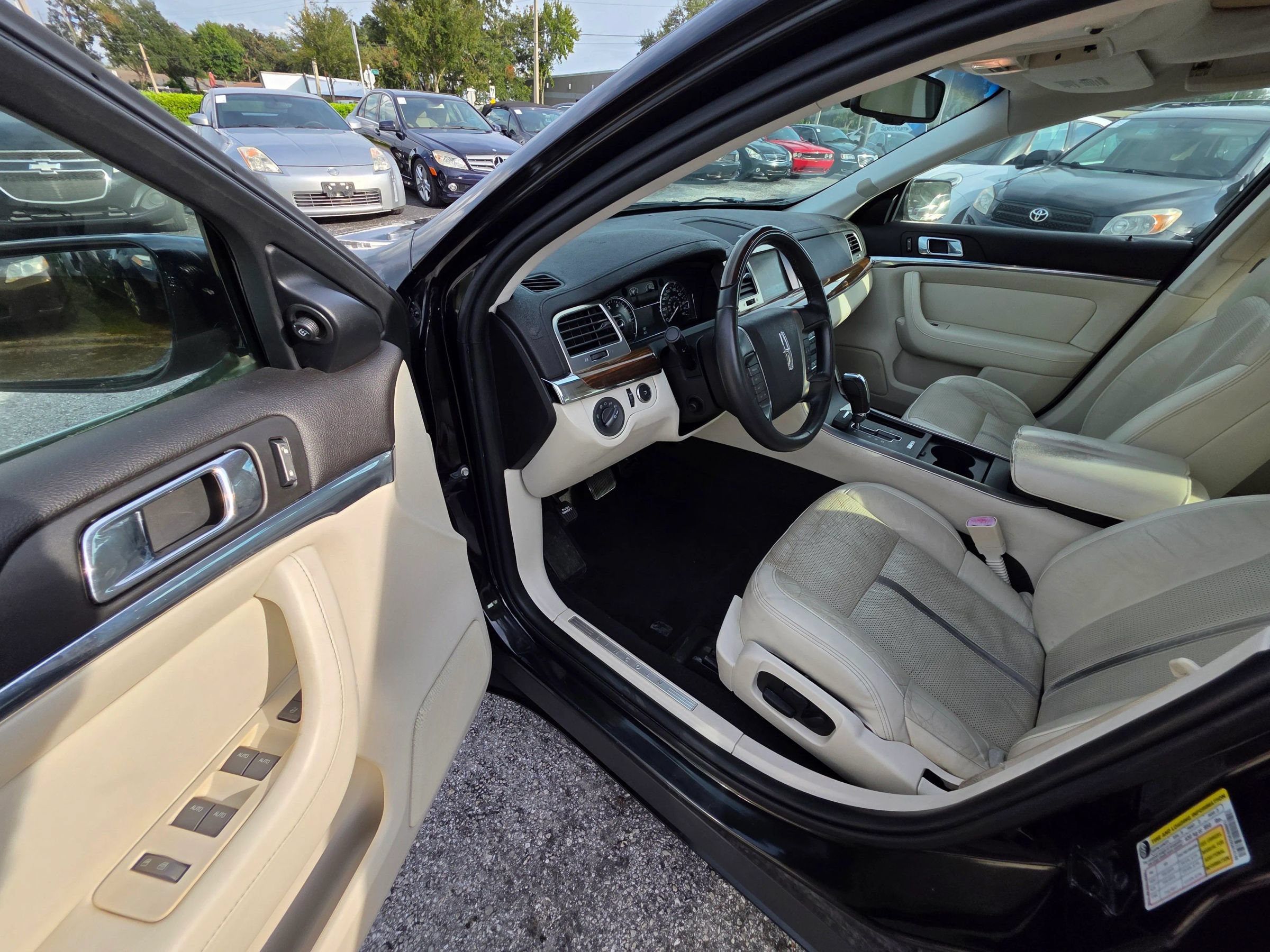 Used 2009 Lincoln MKS FWD image 12