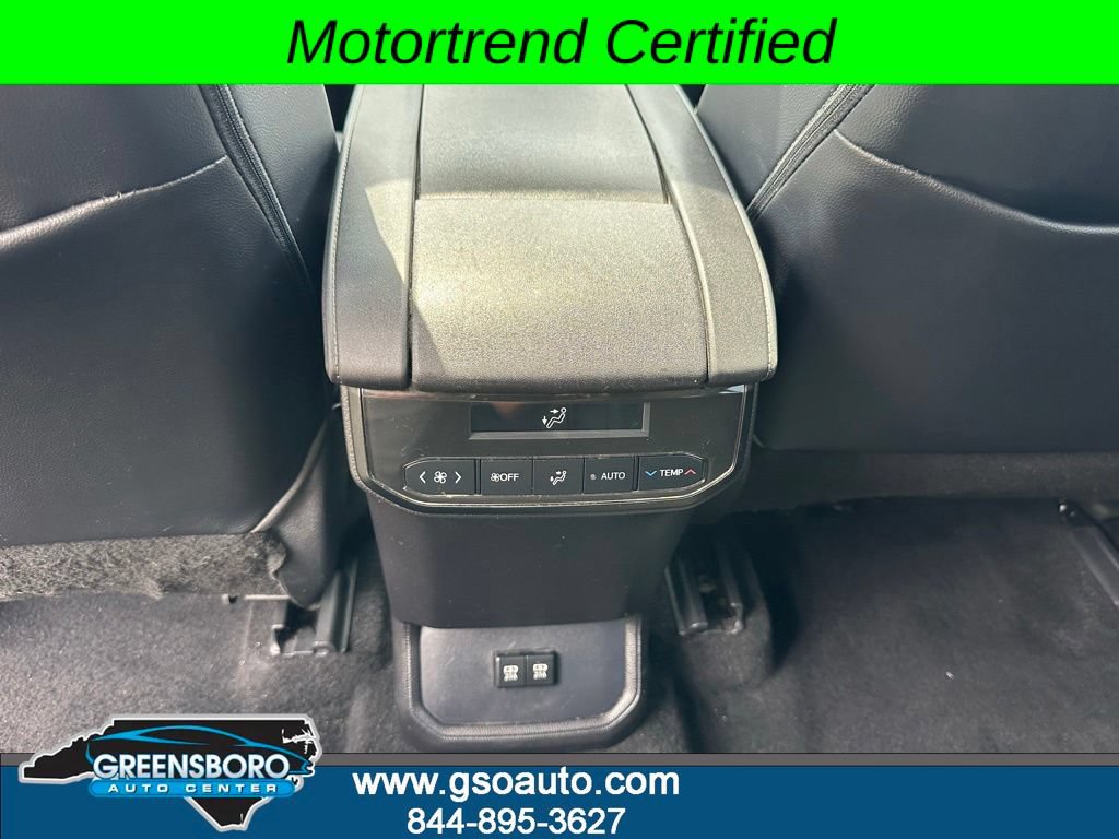 Used 2020 Toyota Highlander XLE AWD/4WD image 24