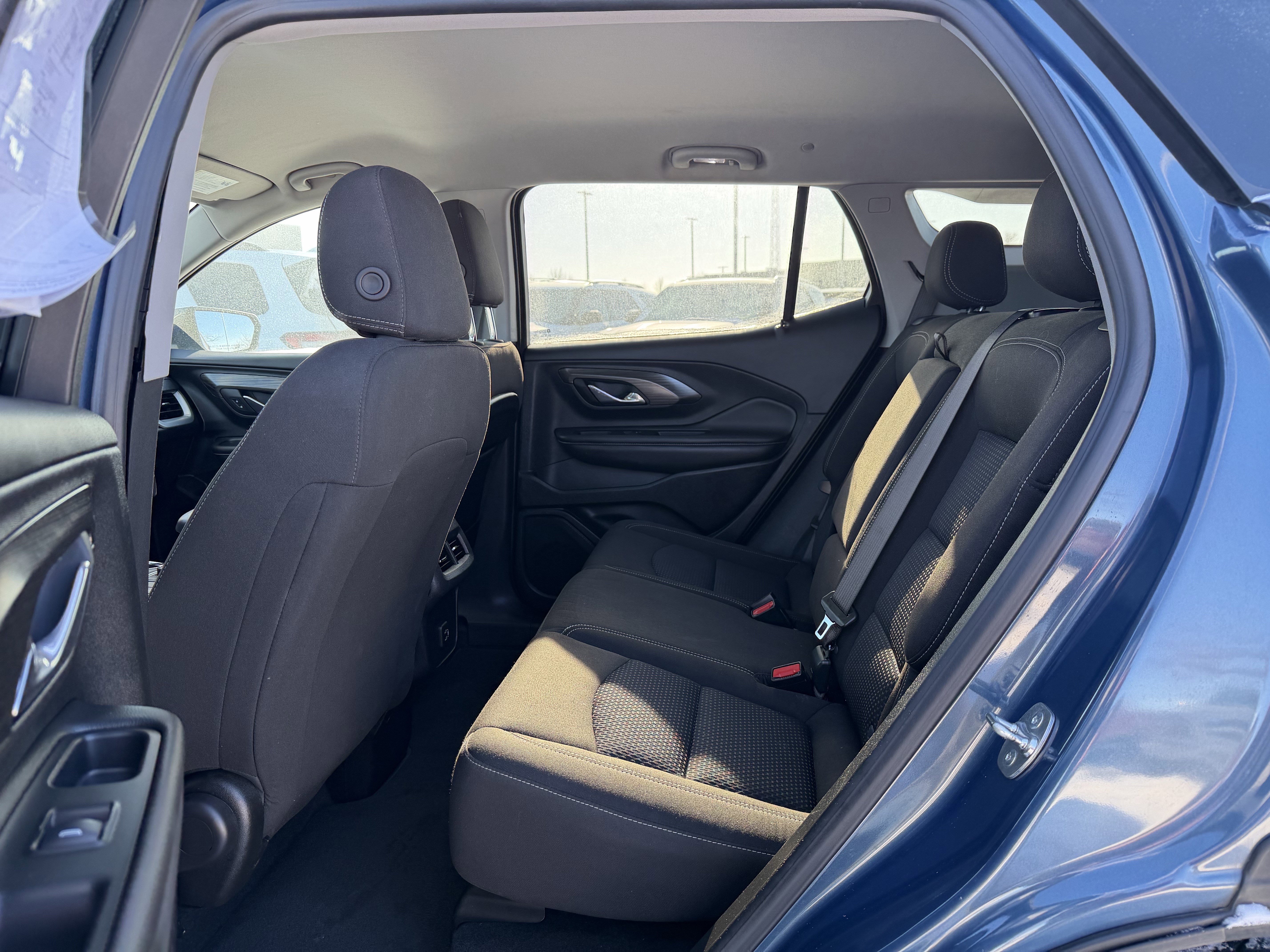 Used 2024 GMC Terrain SLE image 19