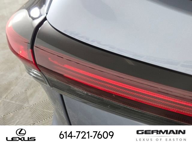 Used 2024 Toyota Highlander Platinum image 16