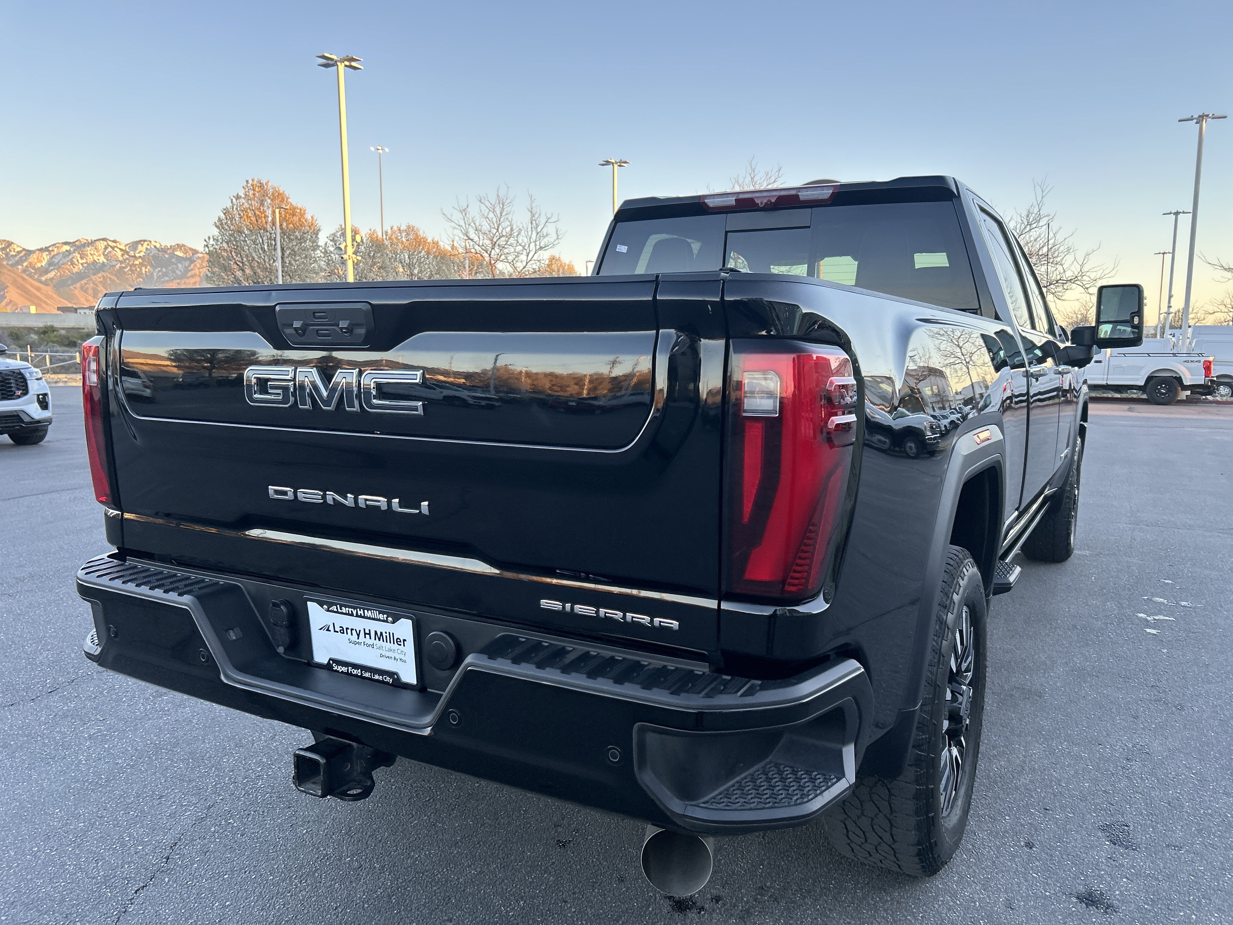 Used 2025 GMC Sierra 2500 Denali Ultimate w/ Max Trailering Package image 5
