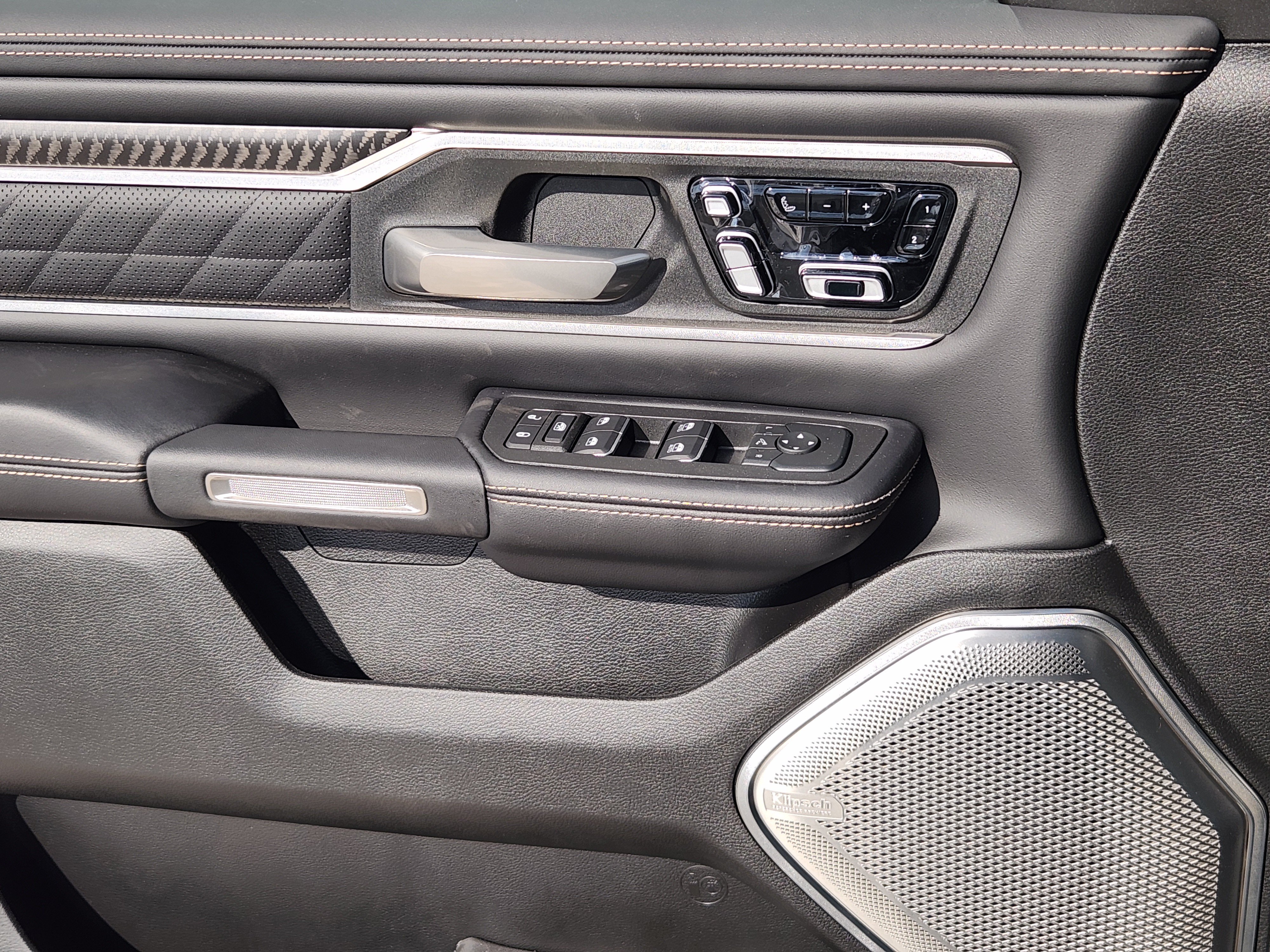 New 2027 RAM 1500 Tungsten w/ Trailer Tow Group AWD/4WD image 17