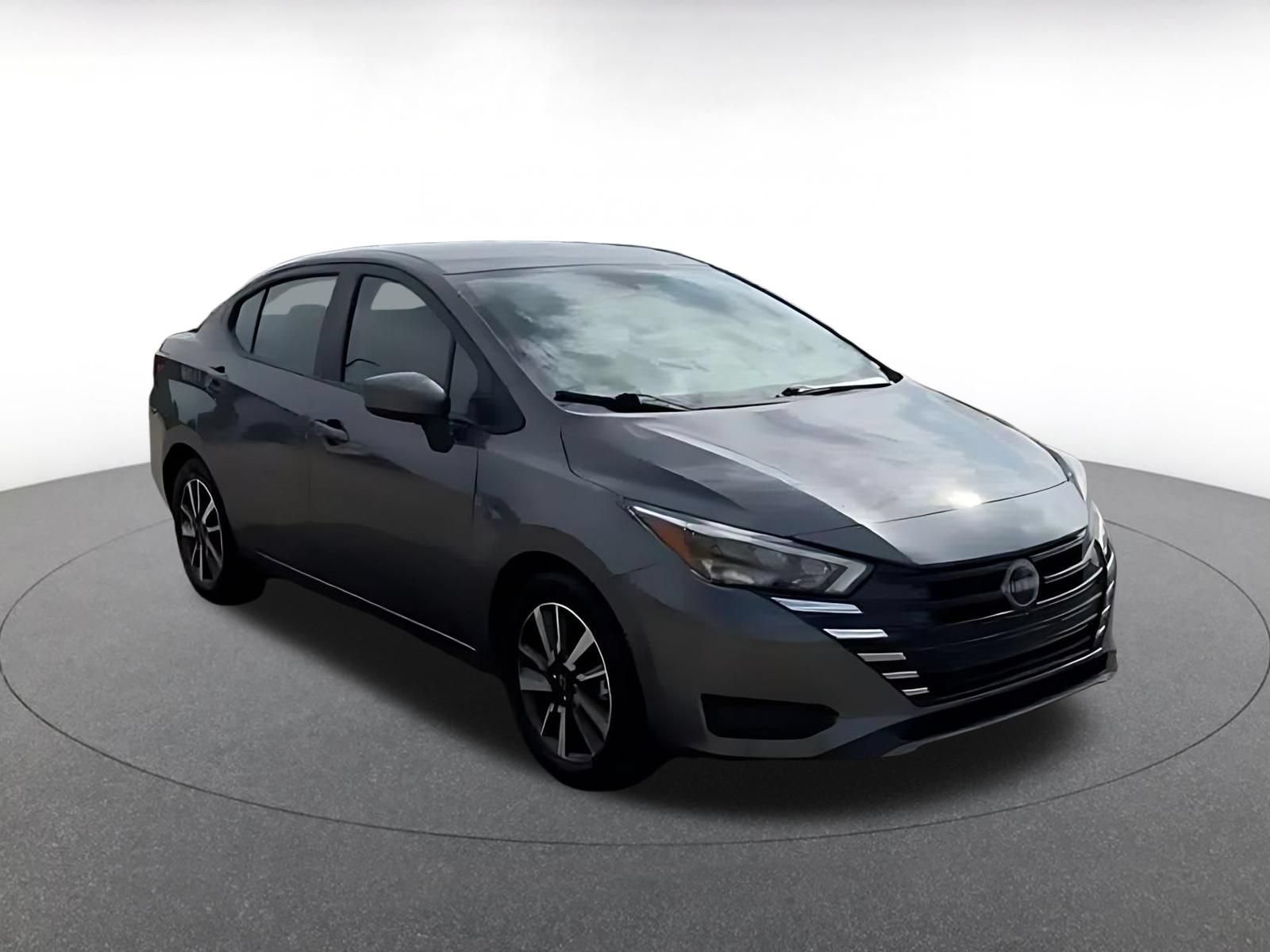 Used 2025 Nissan Versa SV FWD image 3