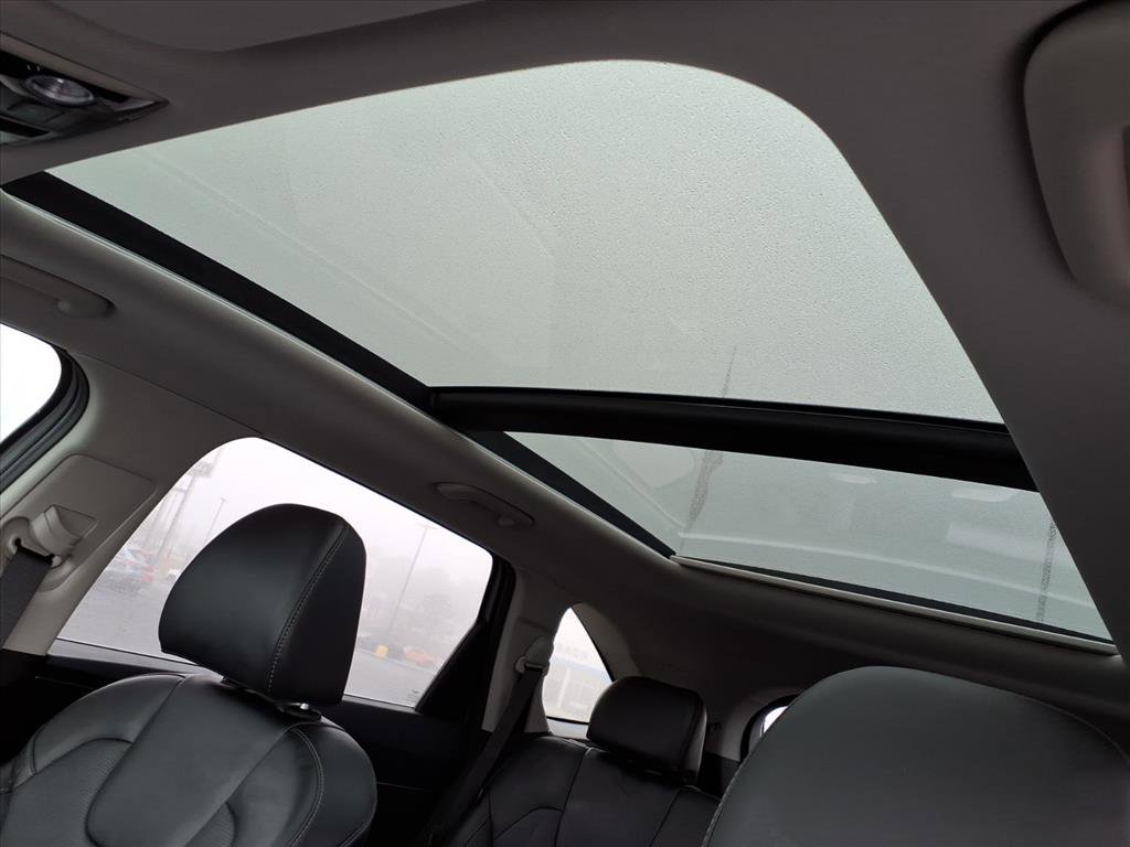 Used 2025 Kia Sorento EX w/ Panoramic Sunroof Package image 6