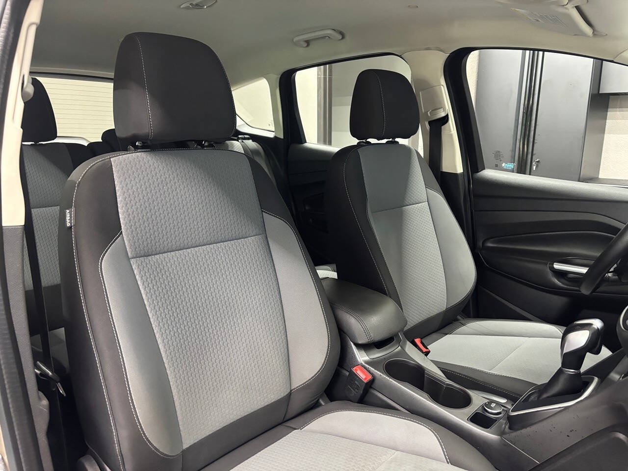 Used 2017 Ford C-MAX SE FWD image 25