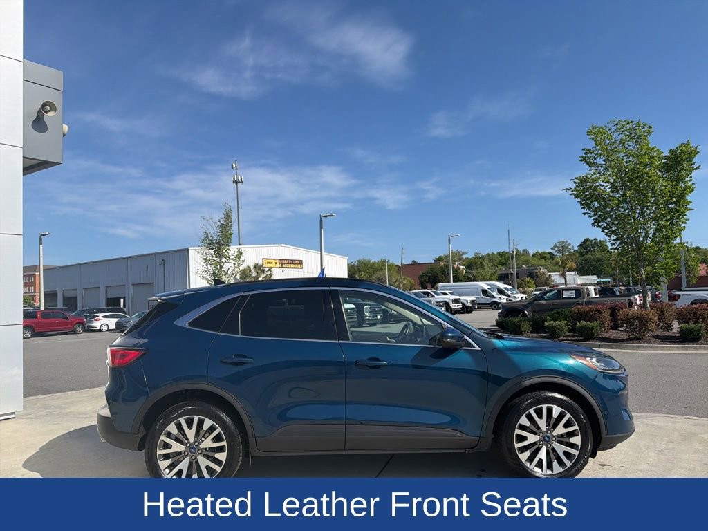 Used 2020 Ford Escape Titanium image 2