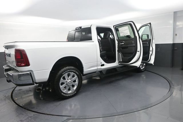 New 2026 RAM 3500 Laramie AWD/4WD image 41