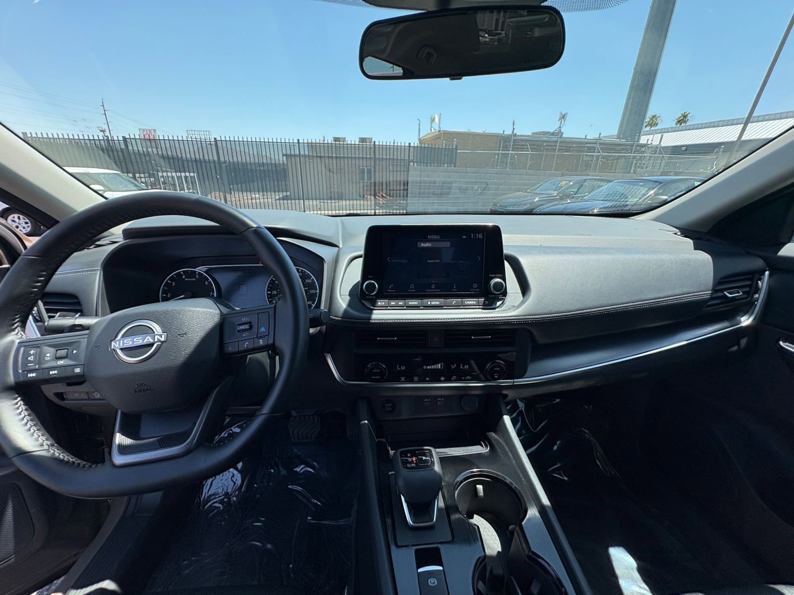 Used 2025 Nissan Rogue SV FWD image 35