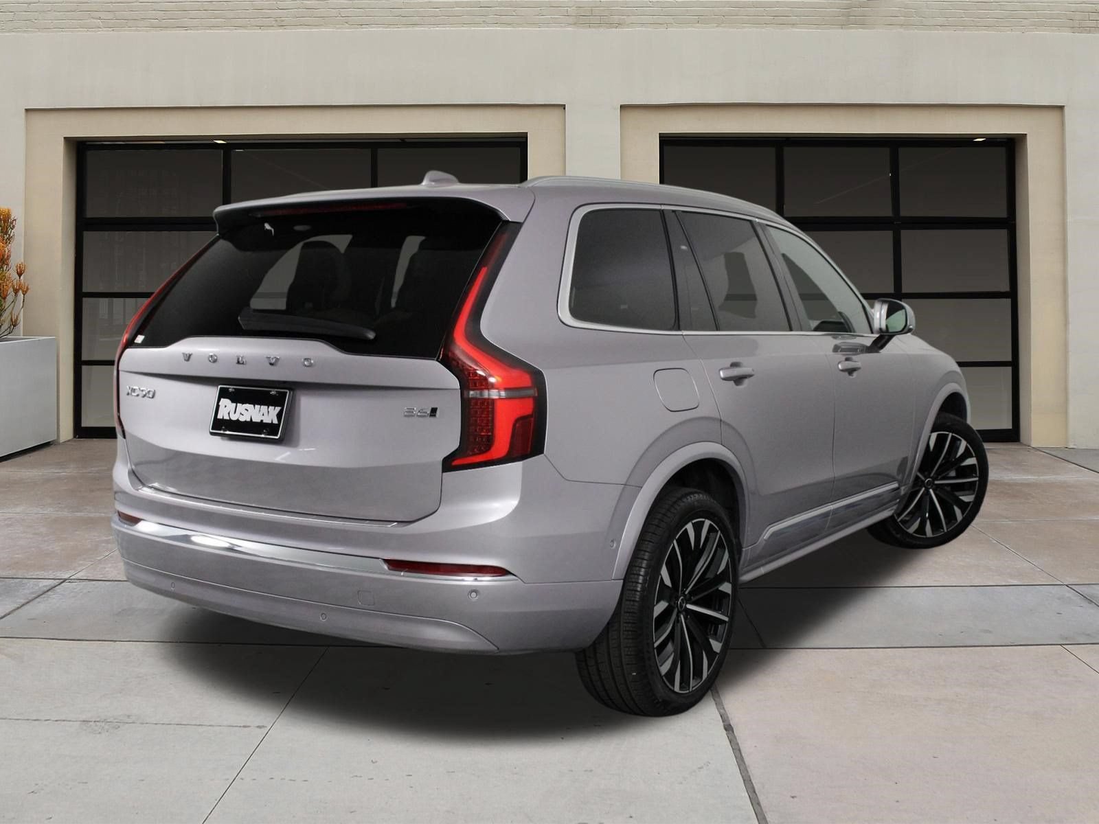Certified 2026 Volvo XC90 B6 Plus w/ Protection Package Premier AWD/4WD image 4