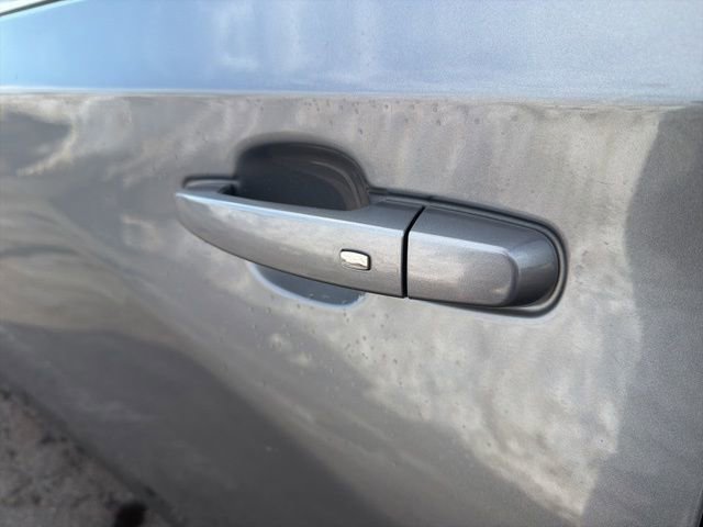 Used 2019 Chevrolet Traverse LT image 13